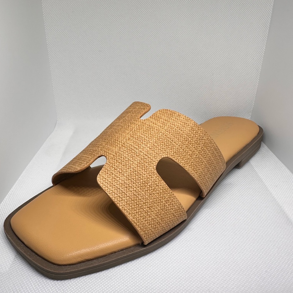 Chic Tan Slide Sandals
